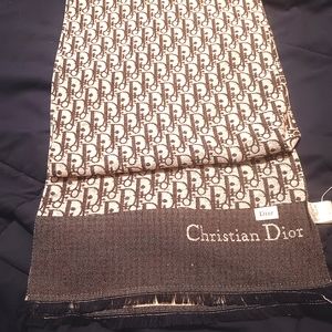 Christian Dior Oblique Bleu Marine scarf. Beautiful and so soft! Still has tags!